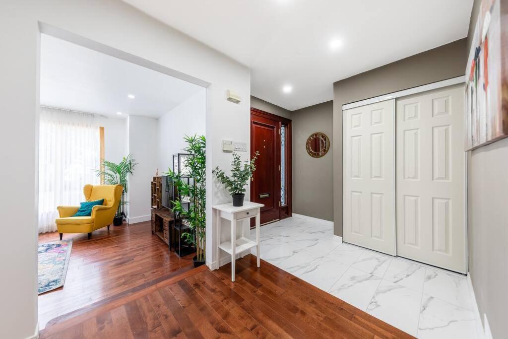 브로사르 Spacious 4Br House Close To Dt 아파트 외부 사진