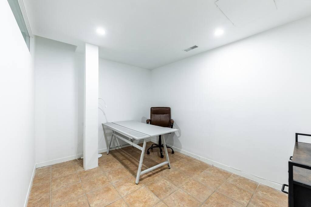 브로사르 Spacious 4Br House Close To Dt 아파트 외부 사진